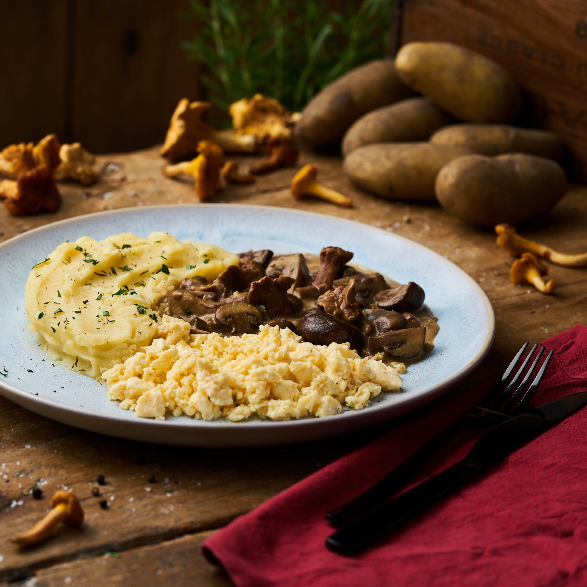 Rührei mit Pfifferlingssauce und Kartoffelstampf - freshfoodz